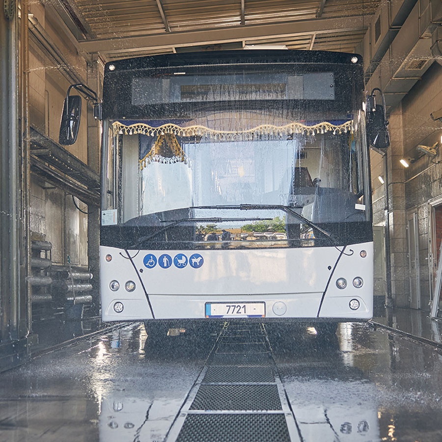 Bus-in-Wash